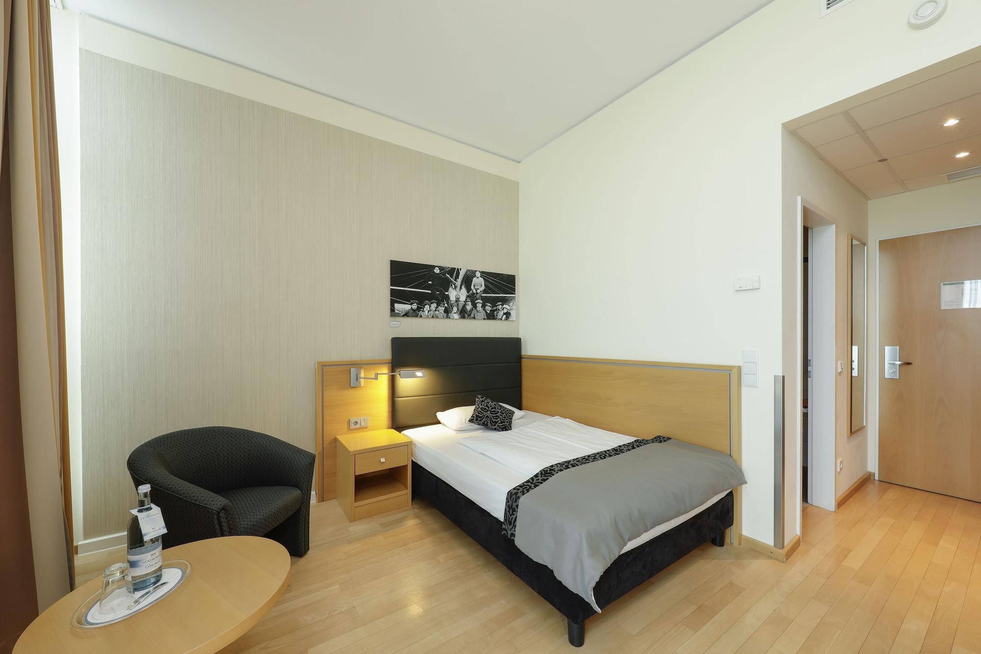 Airporthotel Berlin-Adlershof Dış mekan fotoğraf